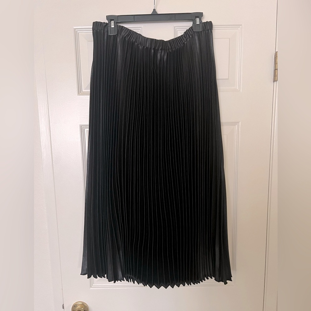 NWT Anne Klein Black Satin Knife Pleated skirt XL